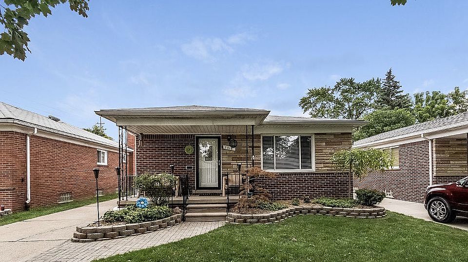 1st image of 7316 Robindale Ave