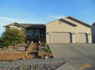 725 Field View Dr, Rapid City, SD 57701