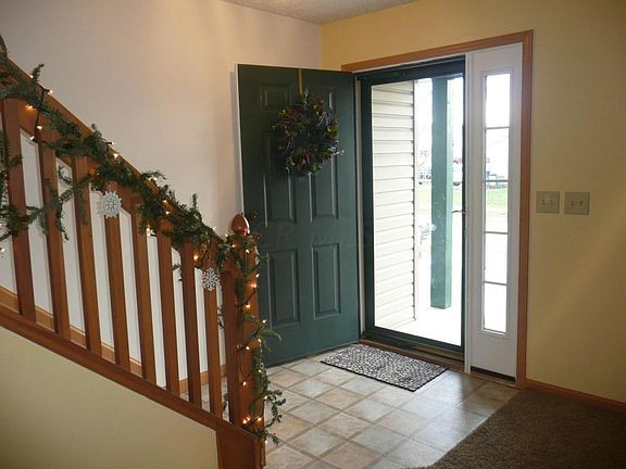 5th image of 227 Bristol Dr