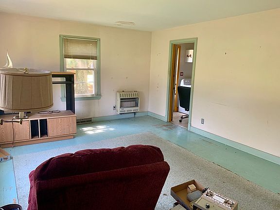 3rd image of 898 Chesapeake Dr