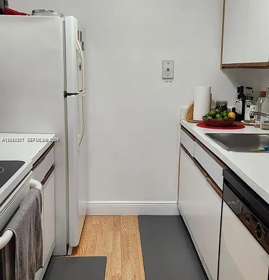 2000 NE 135th St #806 — Photo 3