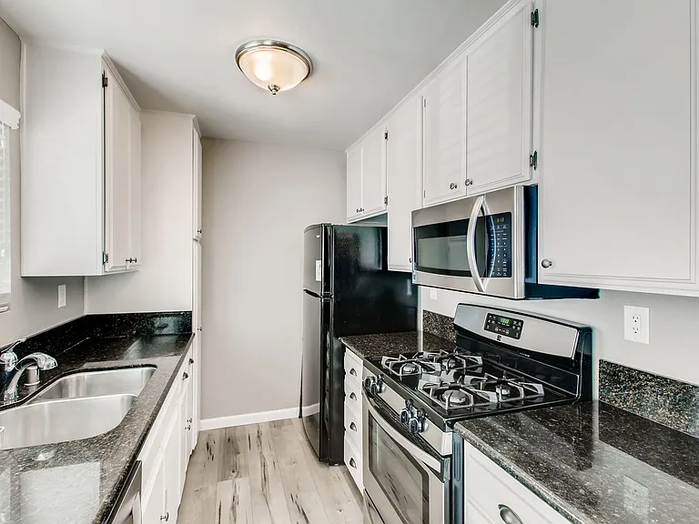 4256 Cherokee Ave #3 — Photo 6