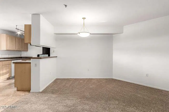 2 bed, 1036 sqft, $1,900 — Photo 3