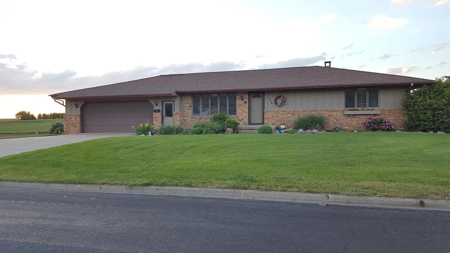 1306 W Randolph St photo 1