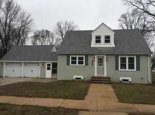 712 E 12th St, Sterling, IL 61081