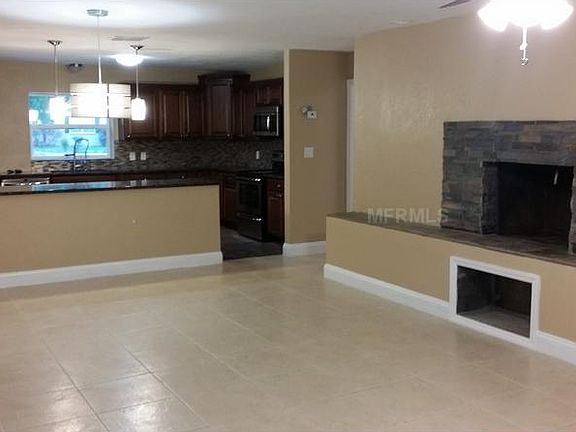 3rd image of 4611 Sherwood Ln
