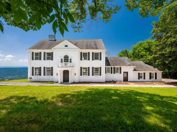 1709 Wood Nymph Trl, Lookout Mountain, GA 30750