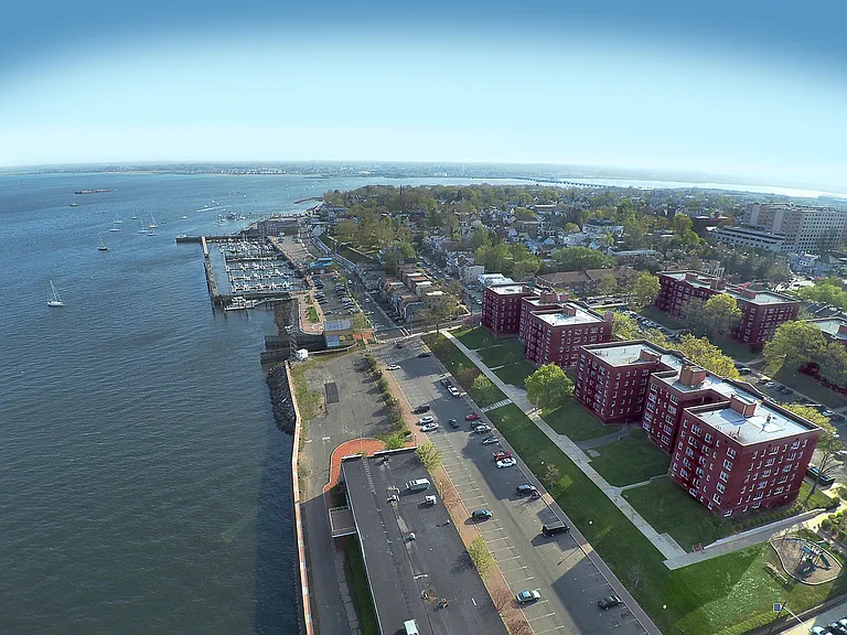 Harbor Terrace Apartments — Photo 29