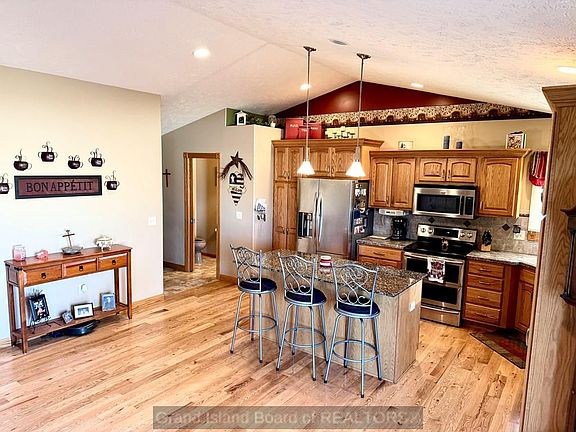 5th image of 4220 Shanna St