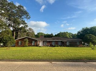 372 Graceland Dr, Geneva, AL 36340