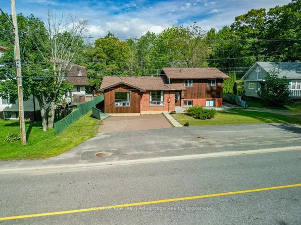 30A Forest St, Parry Sound, ON P2A 2P9