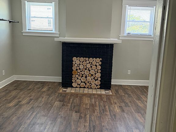 3rd image of 901 N 27th St APT 1