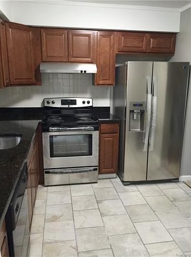 2nd image of 5051 Buckingham