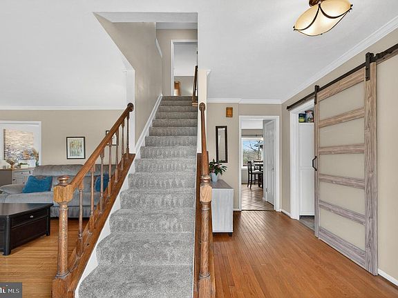 4th image of 13437 Melville Ln