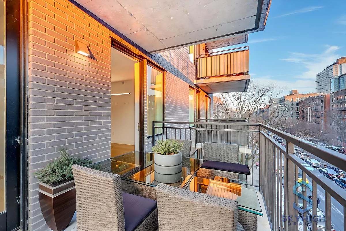 Building Photo - 45 Lenox Rd #7A