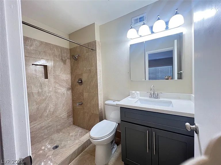 4194 Greenpoint St — Photo 10