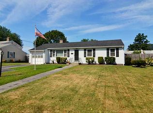 15 Manning Dr, Riverside, RI 02915