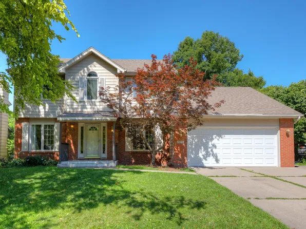 4616 93rd St, Urbandale, IA 50322