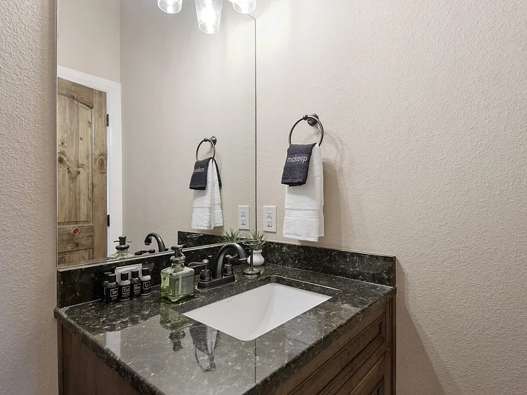 Lazy Oaks Ln — Photo 49