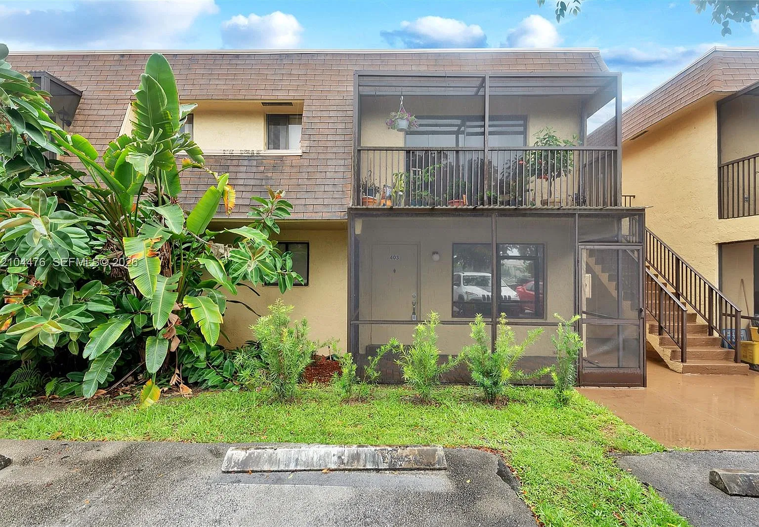 Village Townhouse-Pompano — Photo 2