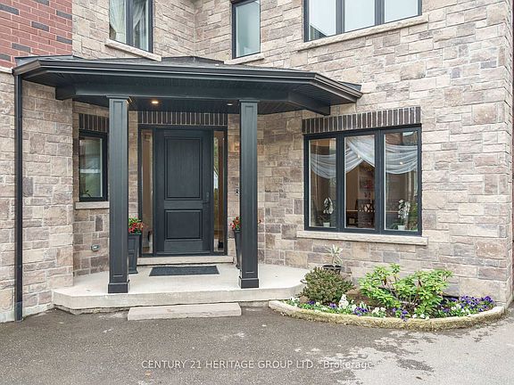 4th image of 1894 Simcoe Blvd