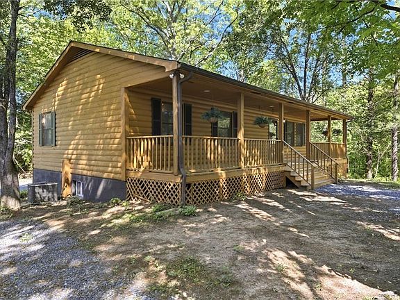 2nd image of 3089 Pipers Gap Rd