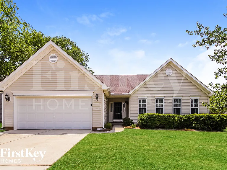 11718 Black Maple Ave — Photo 1