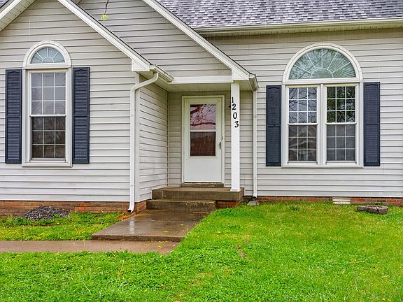 2nd image of 1203 Cobblestone Ln
