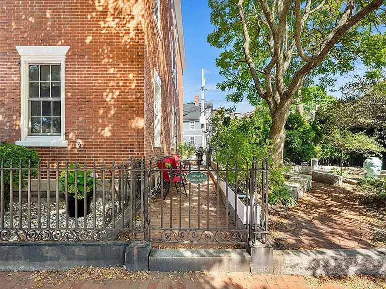147 State St #4 — Photo 2