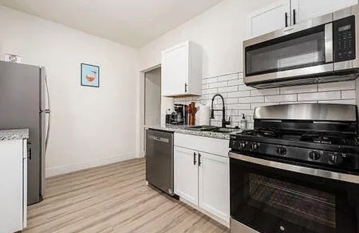 4 bed, 1350 sqft, $1,600 — Photo 1