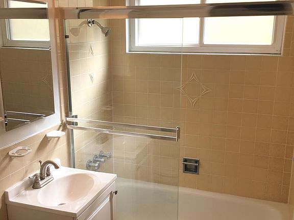 3rd image of 3334 Fillmore St APT 103