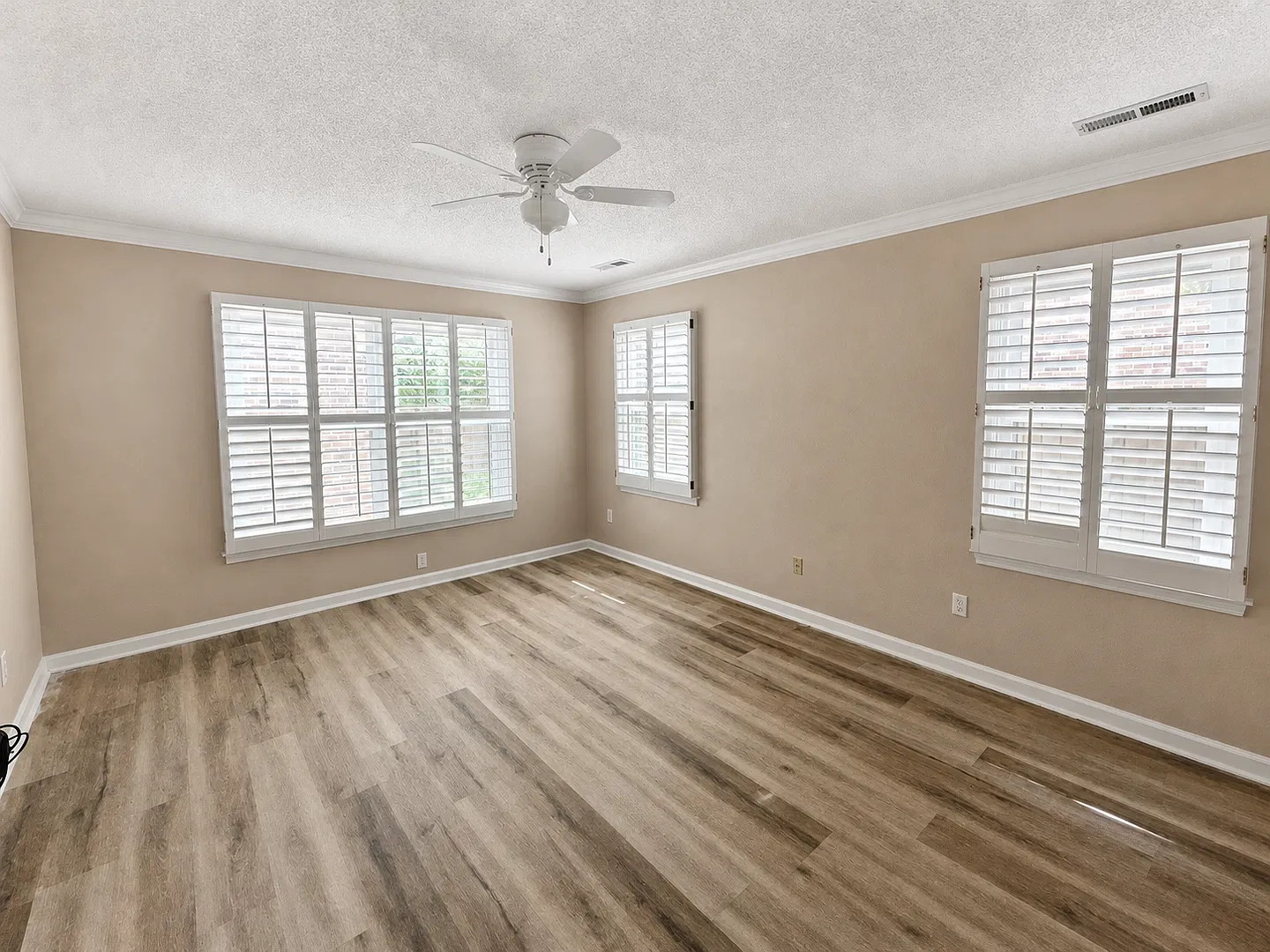 245 West Lake Circle — Photo 3