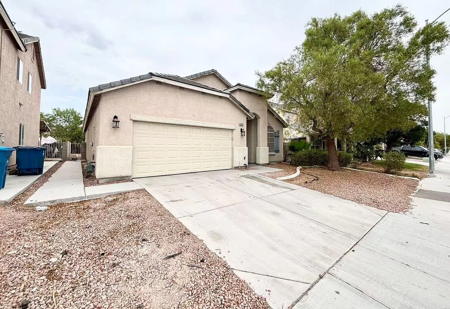 1626 West Hammer Lane — Photo 1