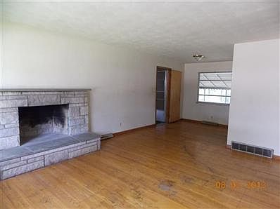 3rd image of 451 McGuerin St