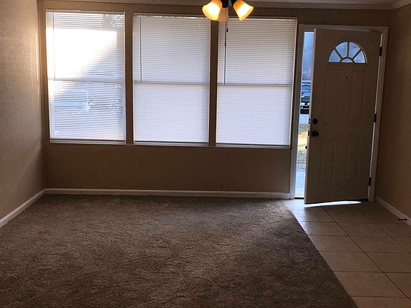 5th image of 305 Cottonwood Ln