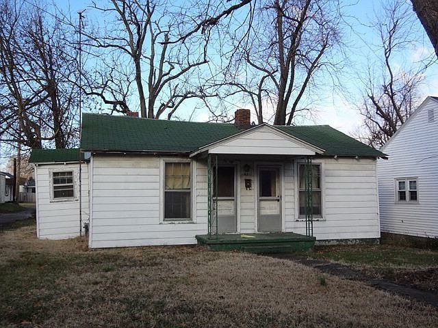 1st image of 62 Gilmour Ct
