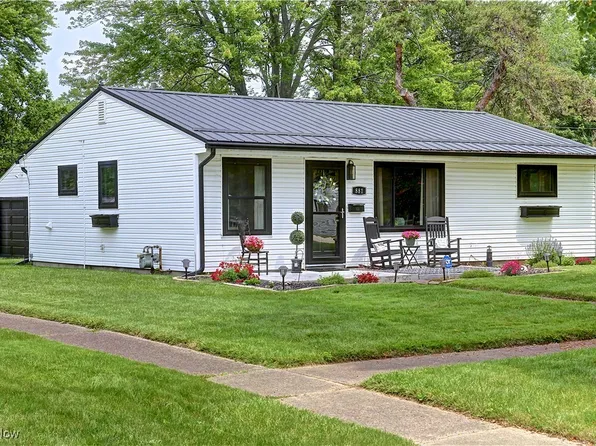 881 Oak St, Elyria, OH 44035