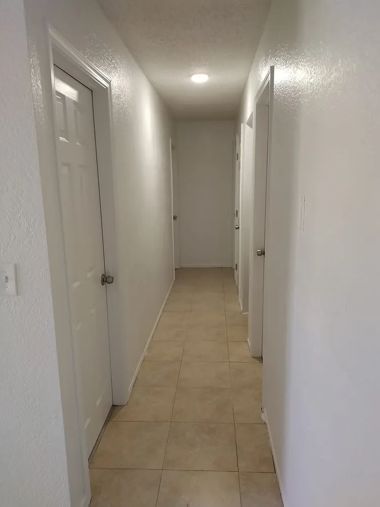 2 bed, 700 sqft, $1,595 — Photo 3