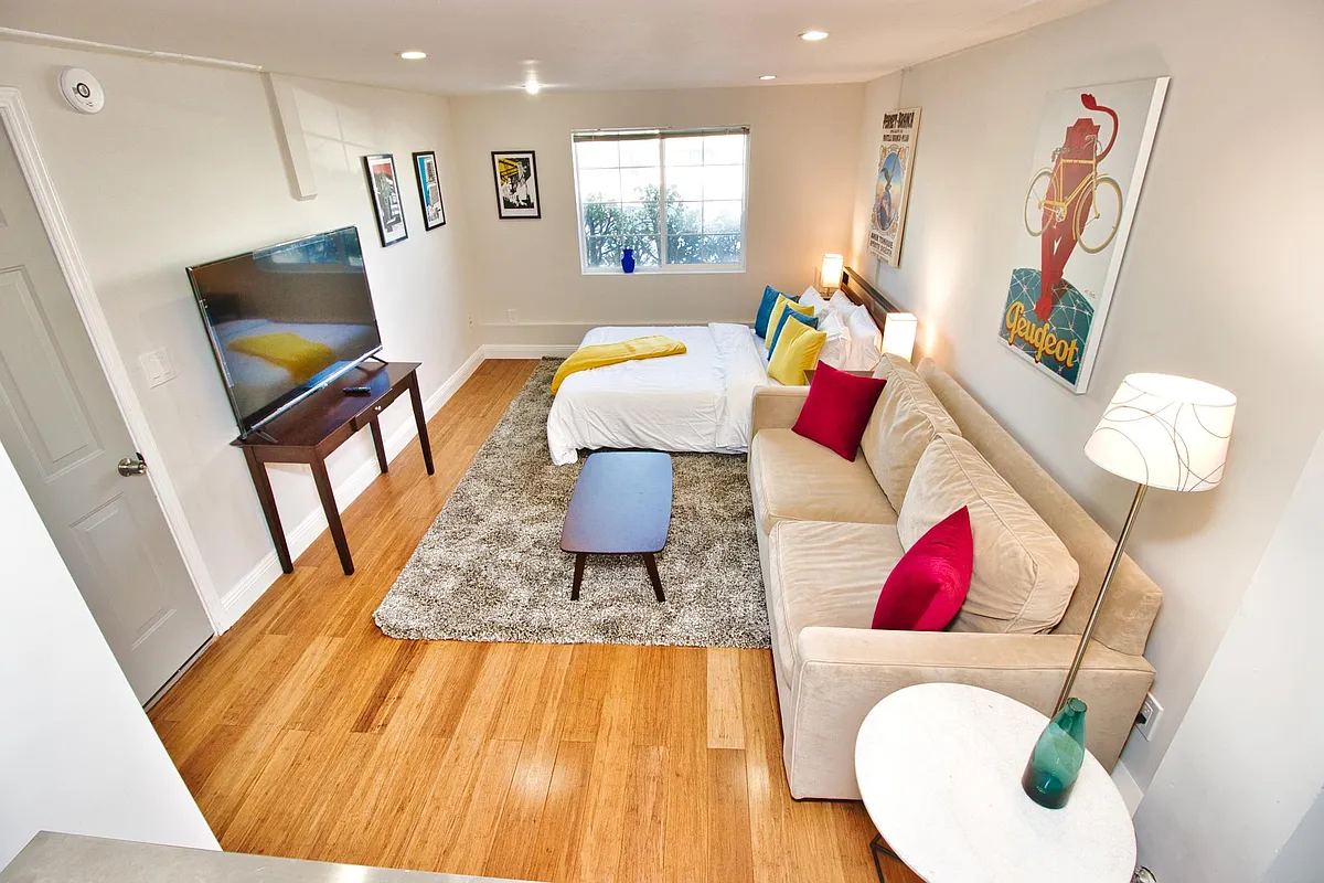 Building Photo - 234 Del Prado Dr #C