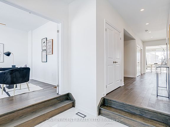 4th image of 1093 Cole St