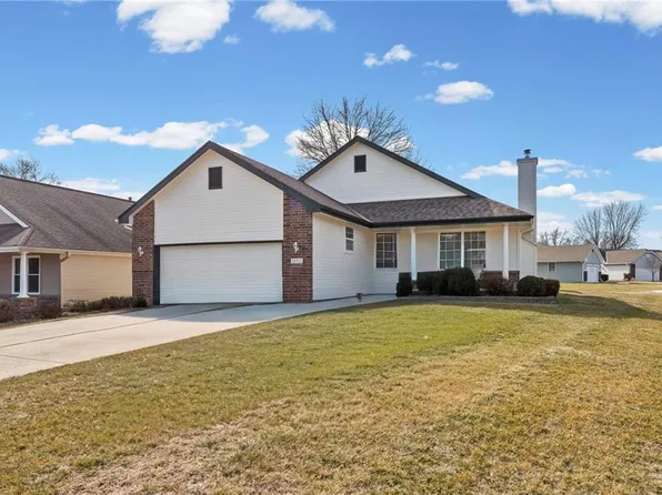 1053 SW 8th Cir, Lees Summit, MO 64081