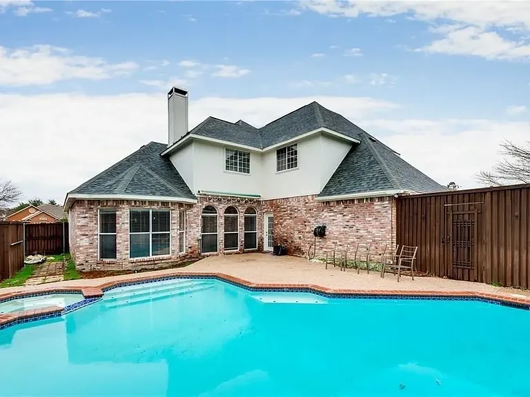 1504 Country Ln — Photo 27