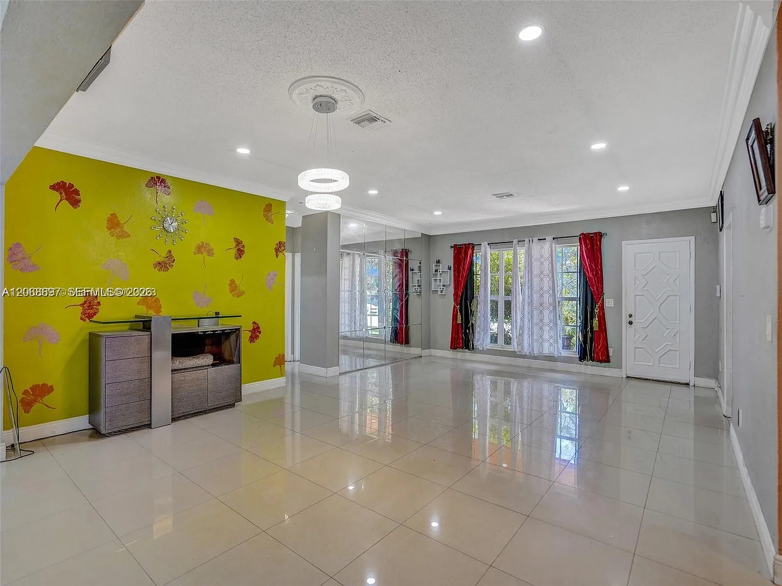 4 bed, 2233 sqft, $3,900 — Photo 3