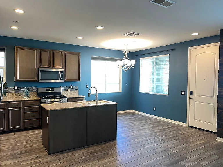 1707 Frangipani Ave — Photo 3