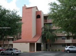 10227 NW 9th Street Cir #3-302, Miami, FL 33172