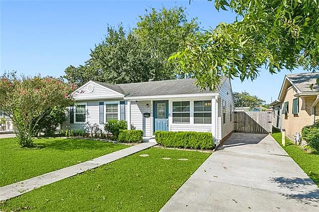 1100 Waltham St — Photo 2