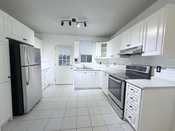 1111 Dufferin St, Toronto, ON M6H 4B5