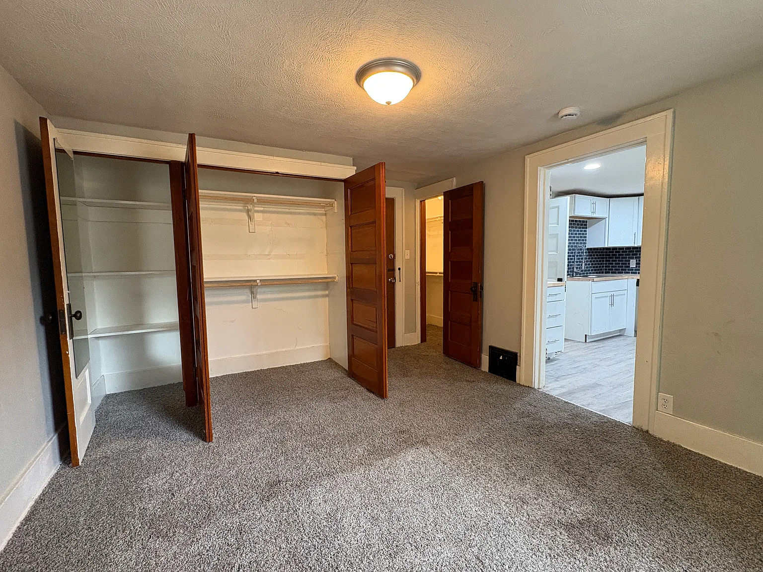 Studio, 350 sqft, $599 — Photo 4