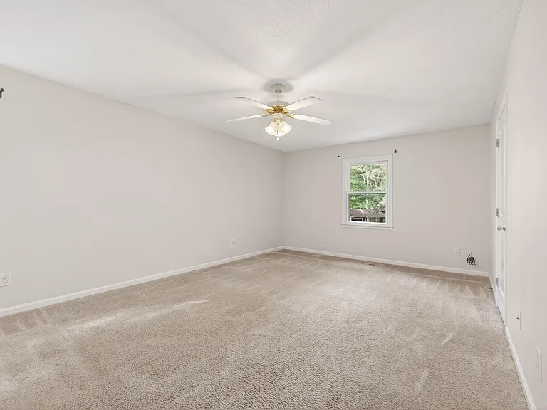 1526 Dirkson Ct — Photo 17