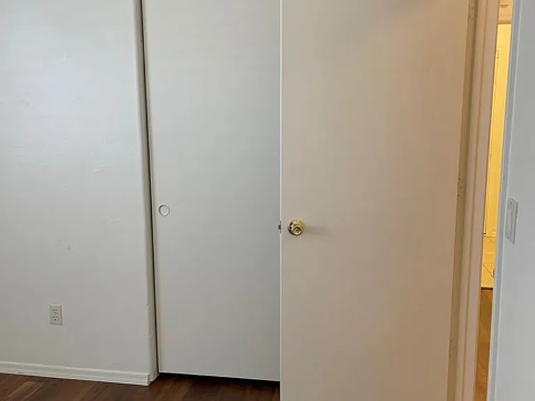 2057 W Silver Meadow Pl — Photo 12